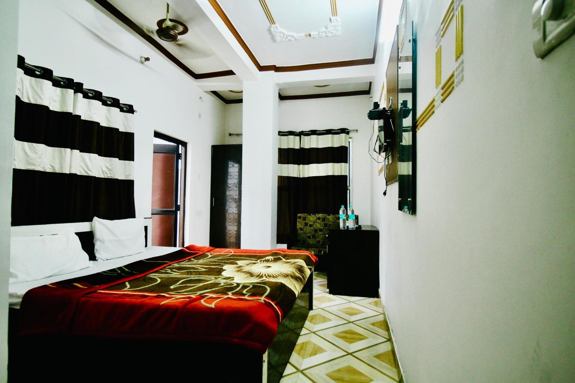 Sattva Cafe And Motel ริชิเคช ภายนอก รูปภาพ